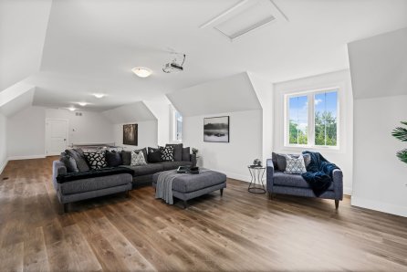 14  Custom Home  Loft