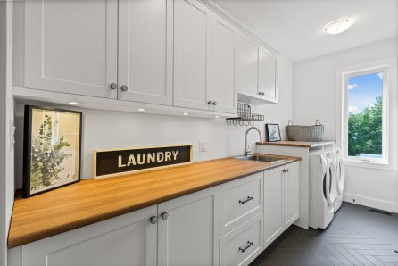 15  Custom Home  Laundry  Room