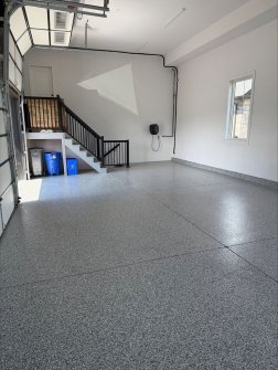 21  Custom Home  Garage